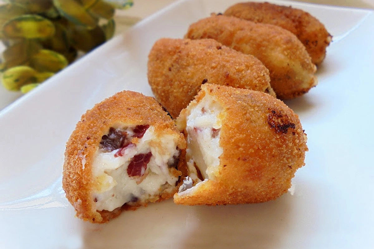 Cecina Halal. Delicious and creamy croquettes